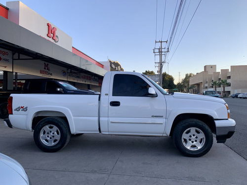 Chevrolet Cheyenne 4x4 Cab Regular Modelo 2004