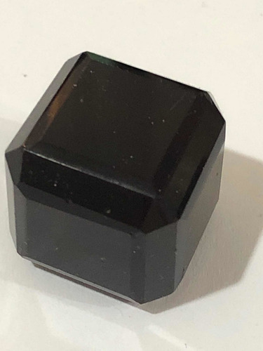 Topacio 84.20 Cts Natural Océano Rojo Cubo Piedra Suelta Rojo