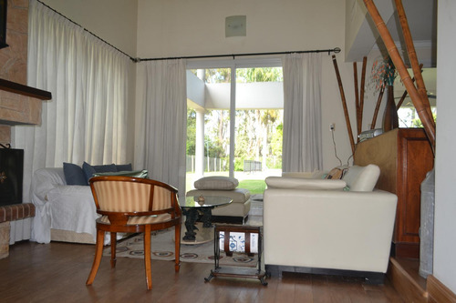 Casa En Venta En Barrio Santa Ana, Moreno
