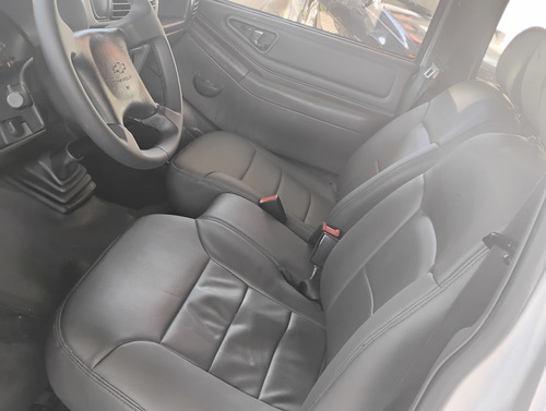 Chevrolet S10 2.4 Advantage Cab. Dupla 4x2 Flexpower 4p