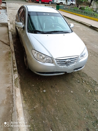 Vendo Auto Hyundai Elantra 2010