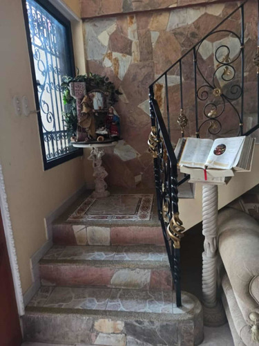 Imagen 1 de 7 de M.c. Se Vende Casa En Santa Teresa. Calle El Alto
