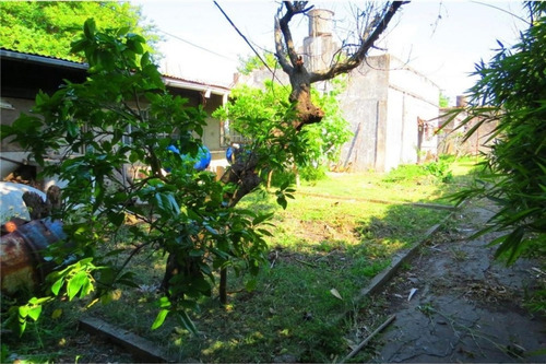 Casas Mas 3 Locales Y 2 Galpones Tomaria Vehiculo