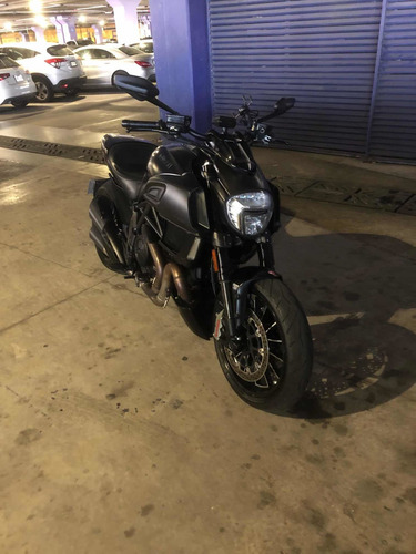 Imagen 3 de 8 de Ducati Diavel Dark Stealth
