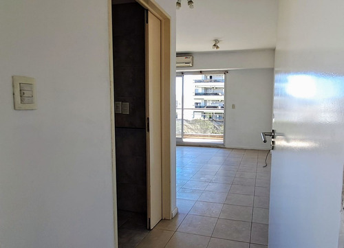 Venta Monoambiente C/balcón Y Parrilla Al Frente