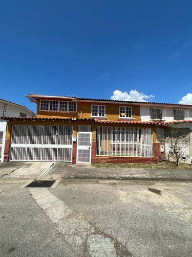 Venta  De  Casa - Quinta  En  Villa Heroica,  Guatire