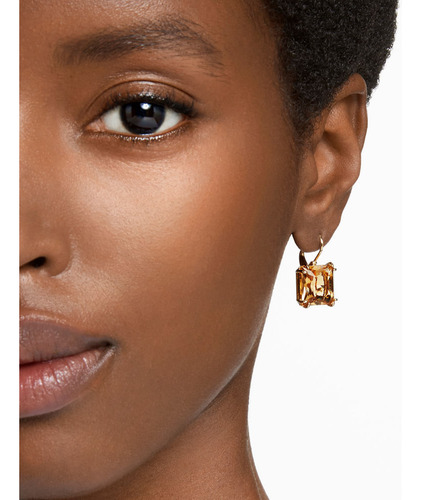 Aretes Millenia Cristal Cuadrado Marrón Baño Oro