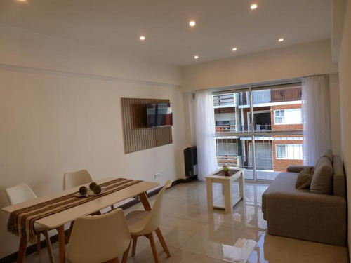 Venta Departamento 3 Ambientes Con Balcon Corrido - Macrocentro Mar Del Plata