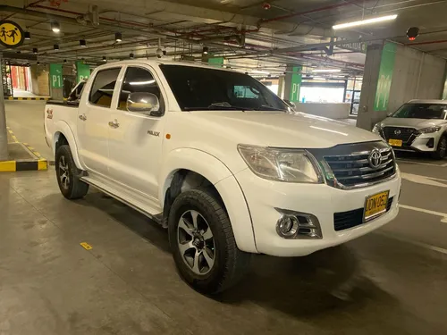 Toyota Hilux 2.5 Imv 100 hp 4x4