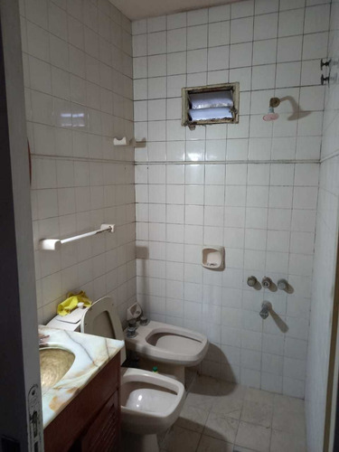 Imagen 6 de 8 de Casa Ph Frente 3 Amb C/cochera - Hurlingham (v. Alemania)