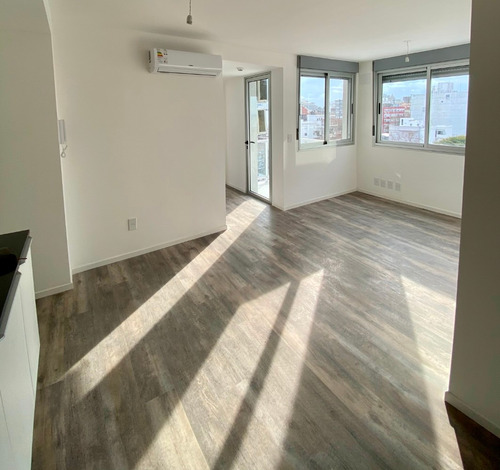 Imagen 1 de 11 de Alquile Estrenando!! 1 Dorm. Terraza Centro Sur. Piso 10