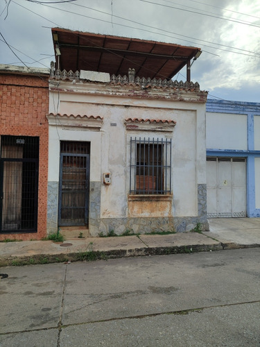 Gg Vende Casa A Remodelar Zona Repuesto La Candelaria