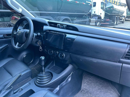 Toyota Hilux 2.8 Tdi Std Cab. Simples 4x4 2p