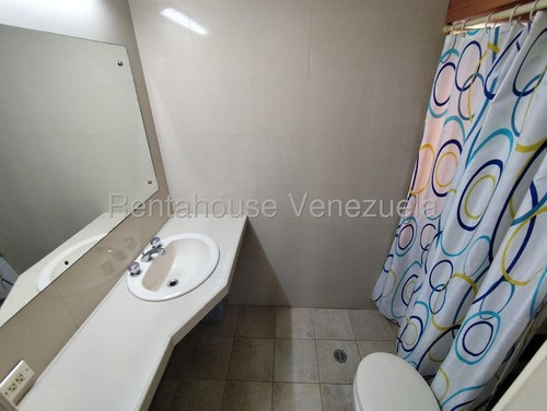 Apartamento En Alquiler. La Florida. Mls 25-21307