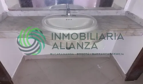Local En Arriendo En Centro. Cod A676