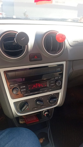 Volkswagen Voyage 1.6 Trenline 101cv