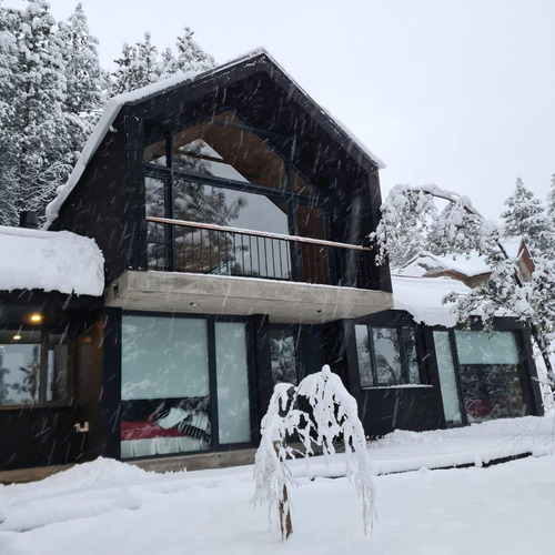 Casa En Venta - 3 Dormitorios 3 Baños - 2.100mts2 - San Martín De Los Andes