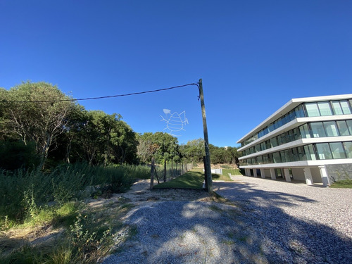 Terreno Apto Para Bloque. Punta Del Este