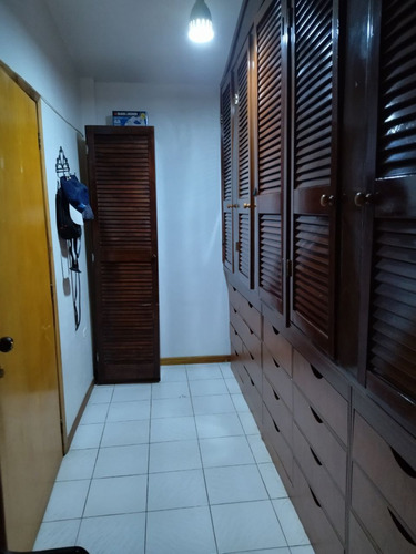 Se Vende Espectacular Casa Semi Amoblada En Urbanización Privilegiada De La Vía Hp De Anaco. (a.p)