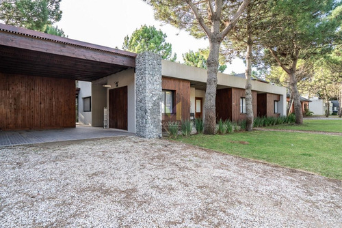 Imagen 2 de 30 de Casa En Venta- Con Gas Natural - La Herradura Pinamar