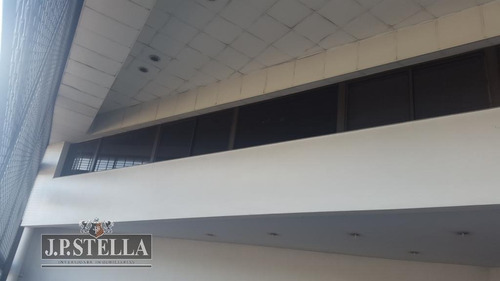 Imagen 2 de 6 de Local Comercial 500 M² Con Oficinas En Entrepiso - Flores