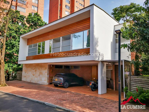 Casa En Venta En Medellín Los Balsos. Cod 10818