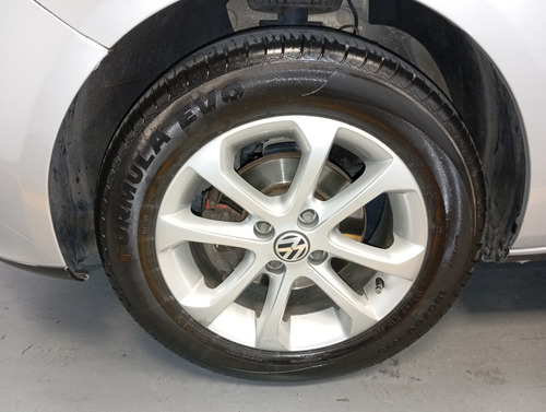 Volkswagen Voyage 1.6 Highline 101cv