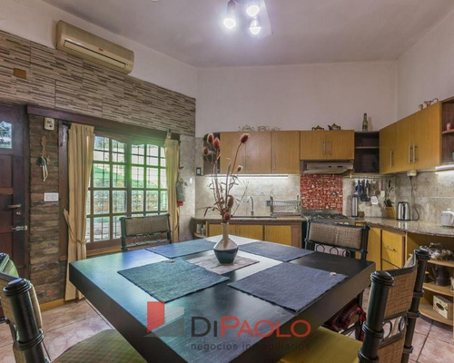 Venta · Casa En Villa Bosch · Cochera · pileta