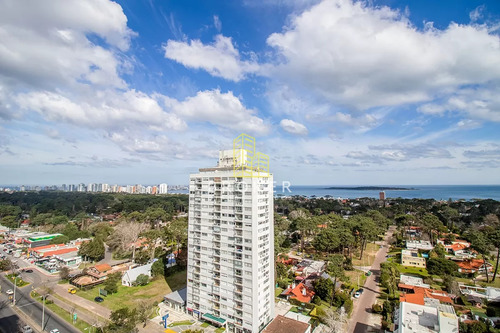 Venta Apartamento Punta Del Este Penthouse. Punta Del Este, Uruguay.