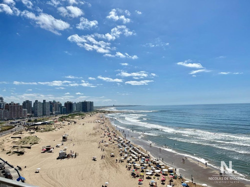 Apartamento De Un Dormitorio En Venta En Punta Del Este, Playa Brava