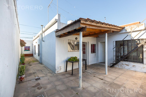Venta Casa 3 Ambientes Caseros Patio Y Quincho