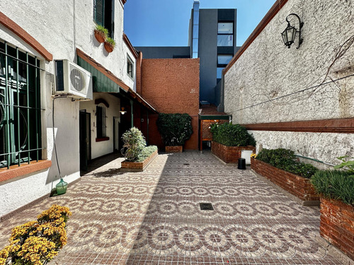 Casa En Venta De 5 Ambientes En Lomas De Zamora