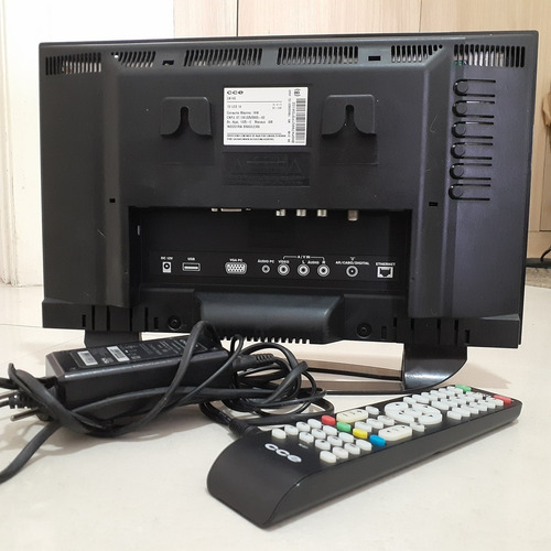 Imagem 7 de 7 de Tv Cce Led 14 Portatil Com Bom Estado