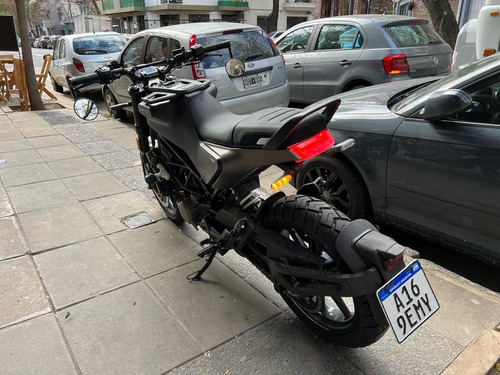 Husqvarna Svartpilen 200 2022