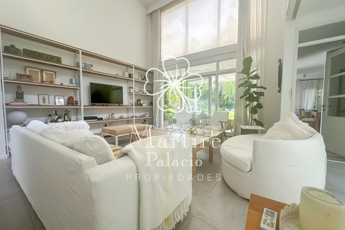 Casa En Venta. Barrio Los Nogales. Villa De Mayo
