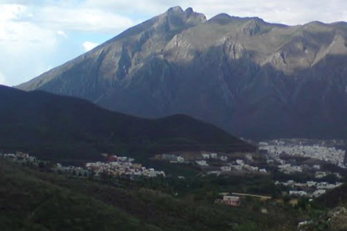 Terreno Frente Al Hípico Zona Exclusiva De Monterrey Bosques De Valle Alto El Pinito