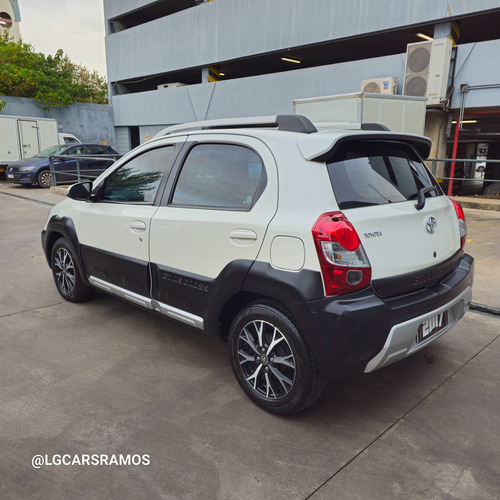 Toyota Etios 1.5 Cross
