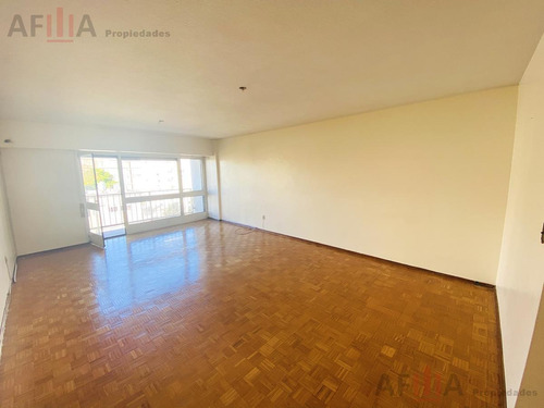 Venta Departamento 3 Dormitorios Y Servicio - Pocitos