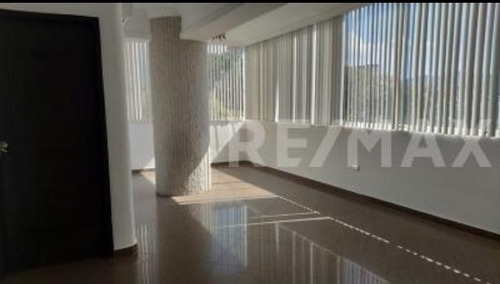Imagen 3 de 15 de En Venta Bonito Apartamento En La Urb La Soledad