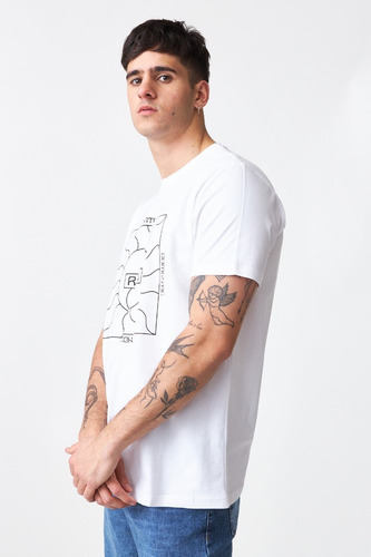 Imagen 3 de 7 de Remera Solar Rvca Hombre