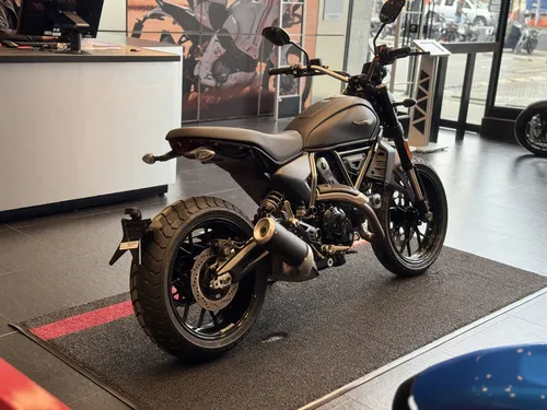 Ducati Scrambler Icon Dark 2025