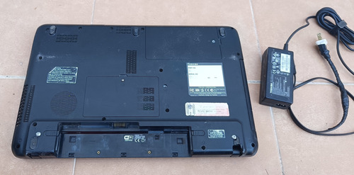 Laptop Toshiba Intel Core I3 / Para Reparar (Usado)