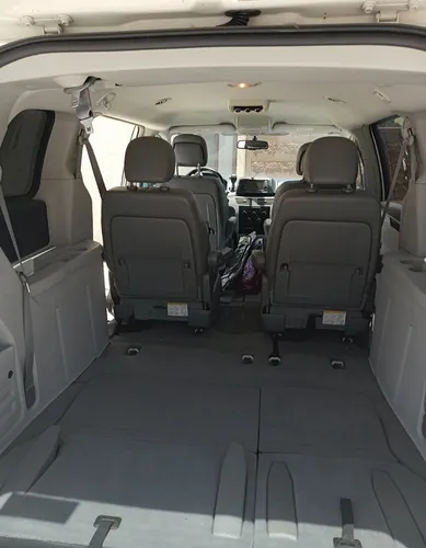 Volkswagen Routan 3.7 Prestige Tiptronic At