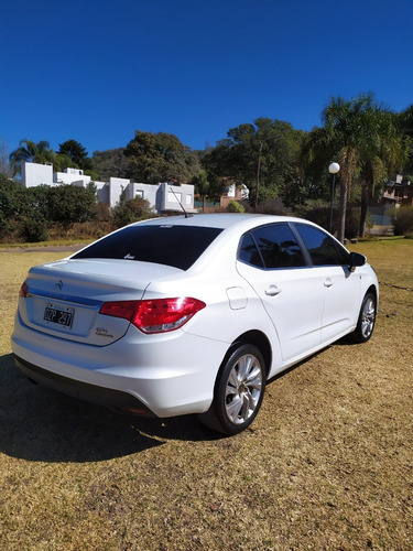 Imagen 6 de 8 de Citroen C4 Lounge Hdi 2015