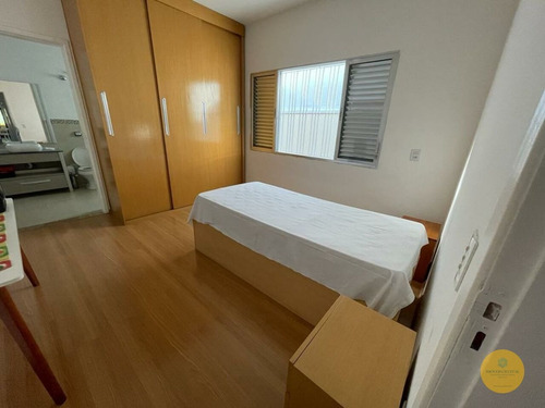 Imagem 6 de 10 de Casa Térrea De 3 Dormitórios , Sendo 1 Suíte, Quintal, 2 Vagas , Á Venda No Bairro Da Lapa/sp - Ic774