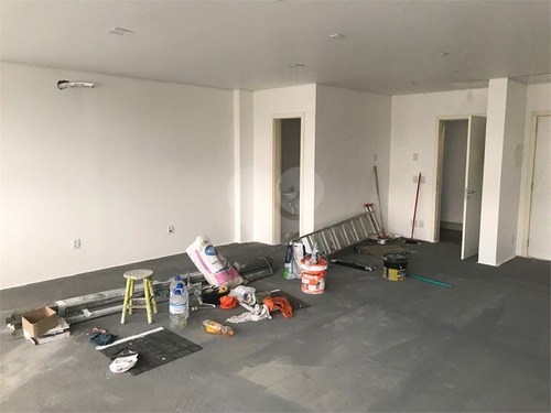 Imagem 4 de 15 de Sala Comercial Na Texeira Mendes, Esquina Com A Protásio Alves - Reo412335