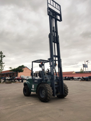 Autoelevador Todoterreno Brumby 3,5 Tn - Diesel Xinchai