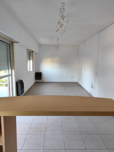 Departamento Monoambiente Excelente Estado - Sarandi