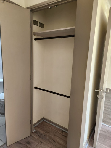 Arriendo Dpto. 1d/1b C/termopanel En Santiago Centro