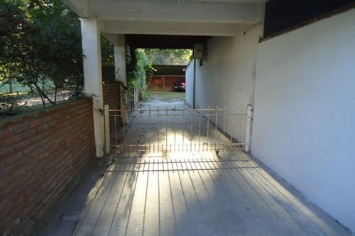 Imagen 3 de 4 de Local Comercial Sobre Av. Bs. As Con Baño Y Deposito Estacionamiento Dentro Del Predio 1 Baño